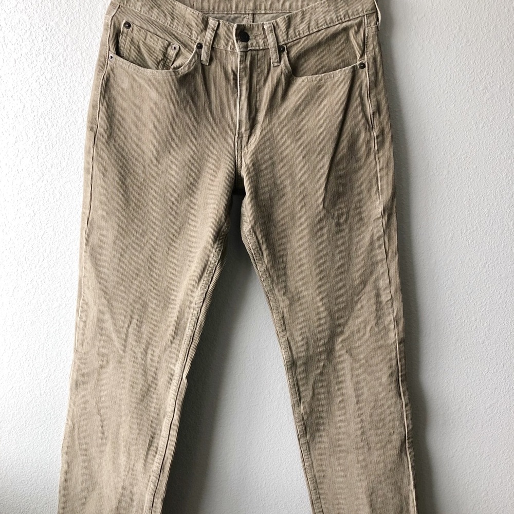 31L 32W Mens Levi’s corduroy pants
